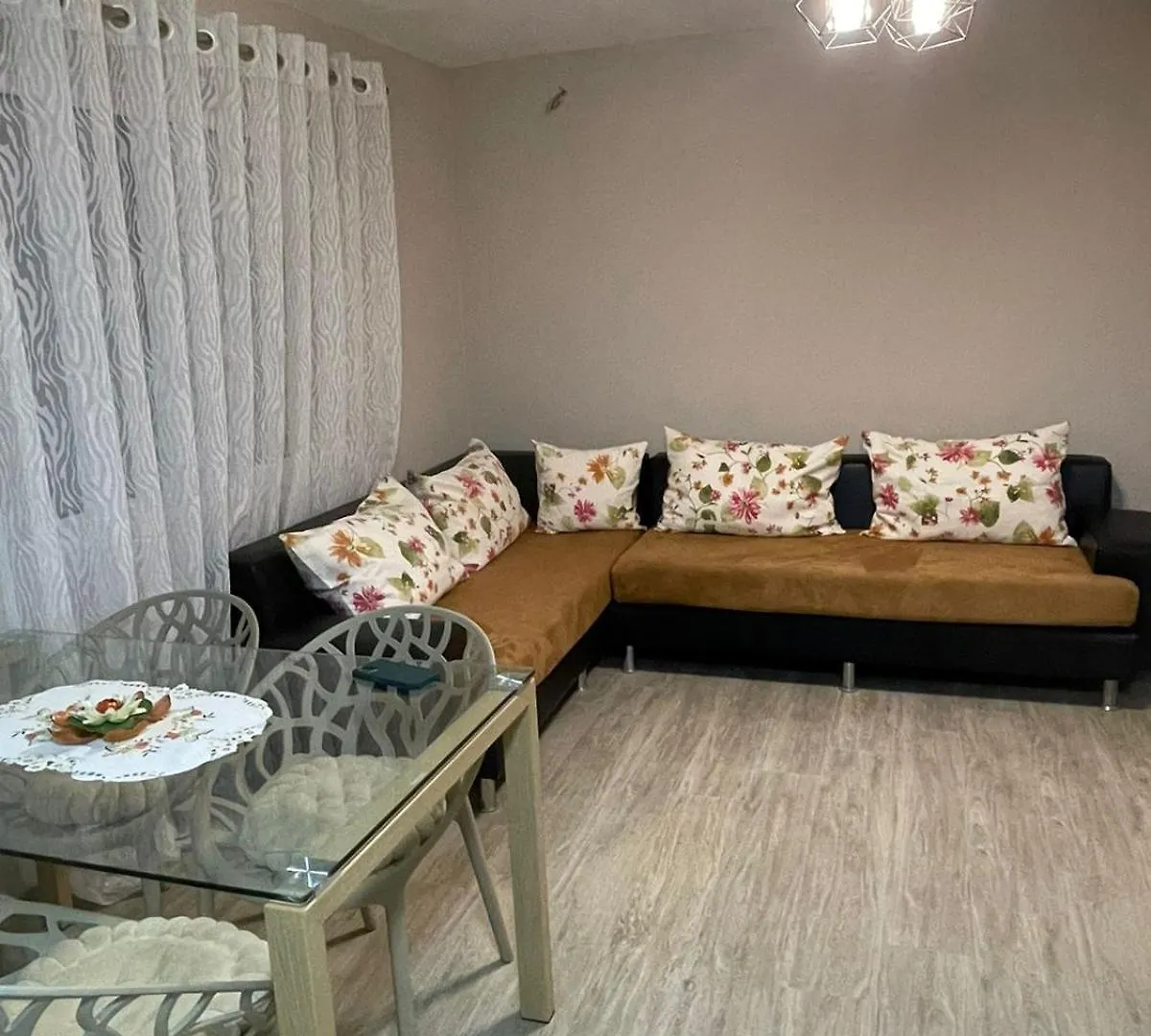 Center Apartment Shkoder